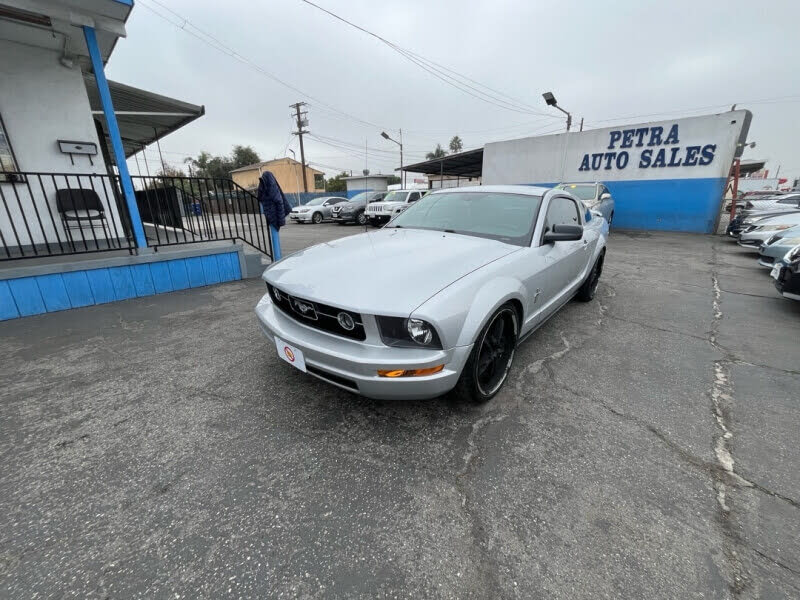 2006 Ford Mustang V6 Coupe RWD
