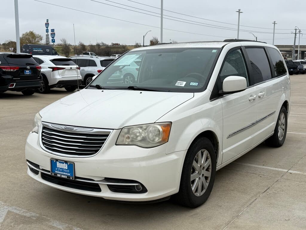 2011 Chrysler Town & Country Touring-L FWD