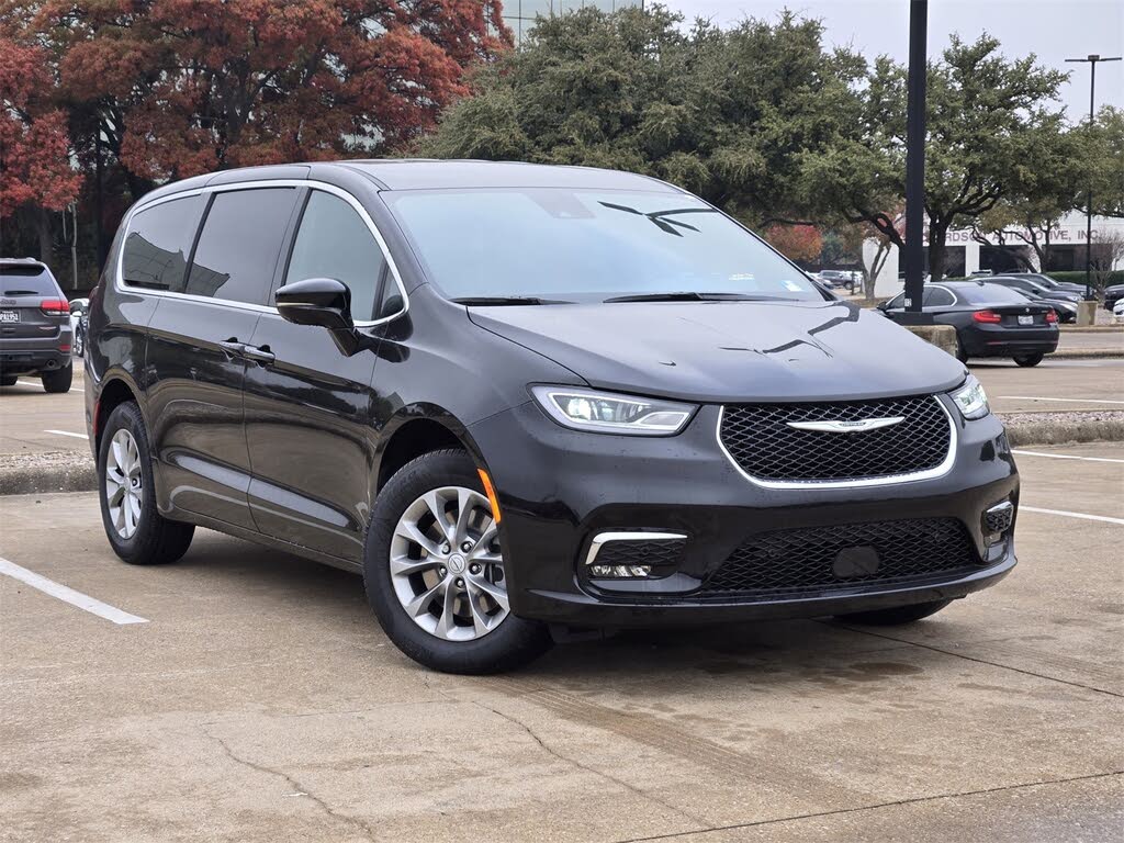 2026 Chrysler Pacifica Select AWD