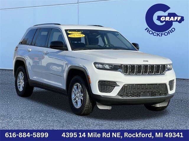 2023 Jeep Grand Cherokee Laredo RWD