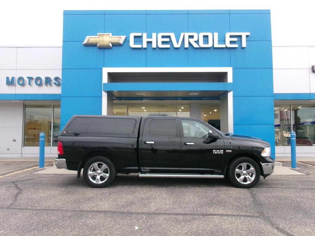 2017 RAM 1500 SLT Crew Cab 4WD