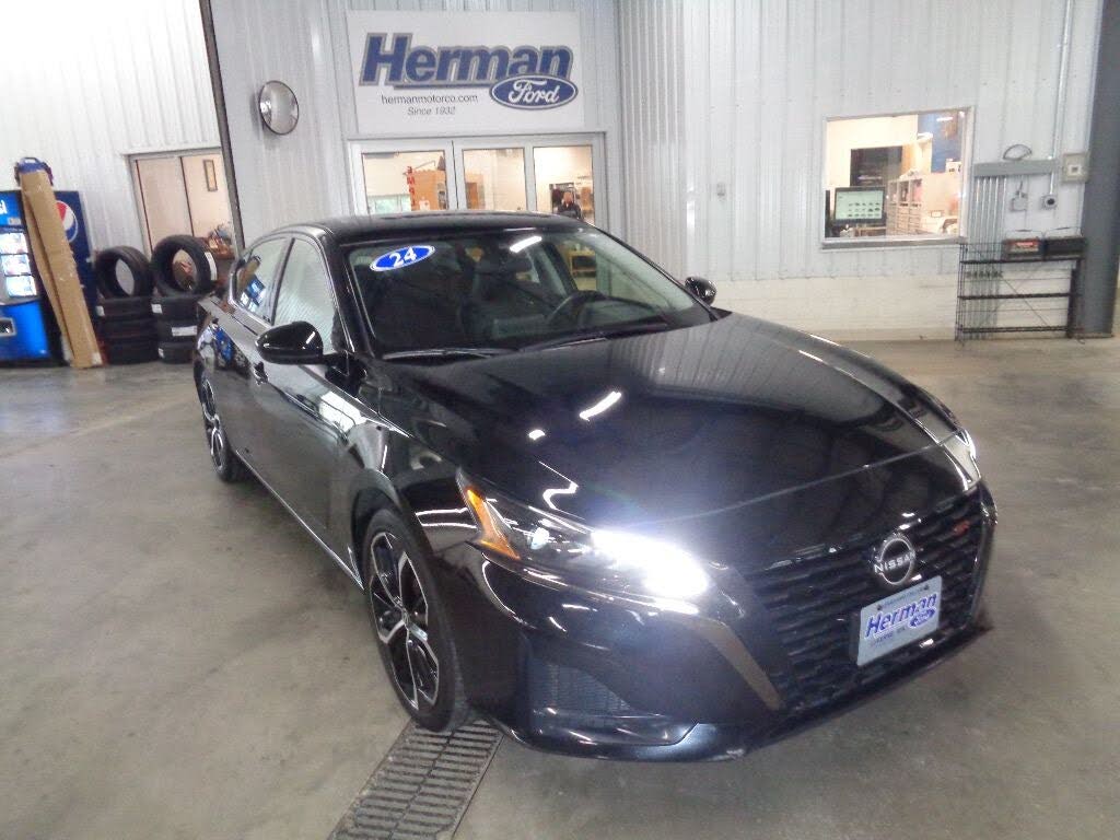 2024 Nissan Altima 2.5 SR FWD