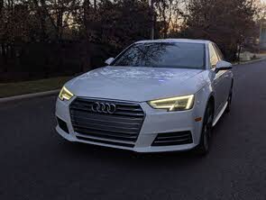 Audi A4 2.0T quattro Premium Plus AWD
