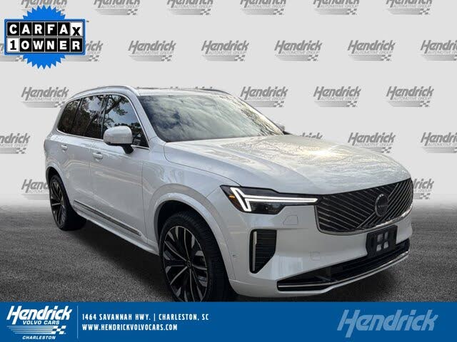 2025 Volvo XC90 B5 Plus Bright Theme 7-Passenger AWD