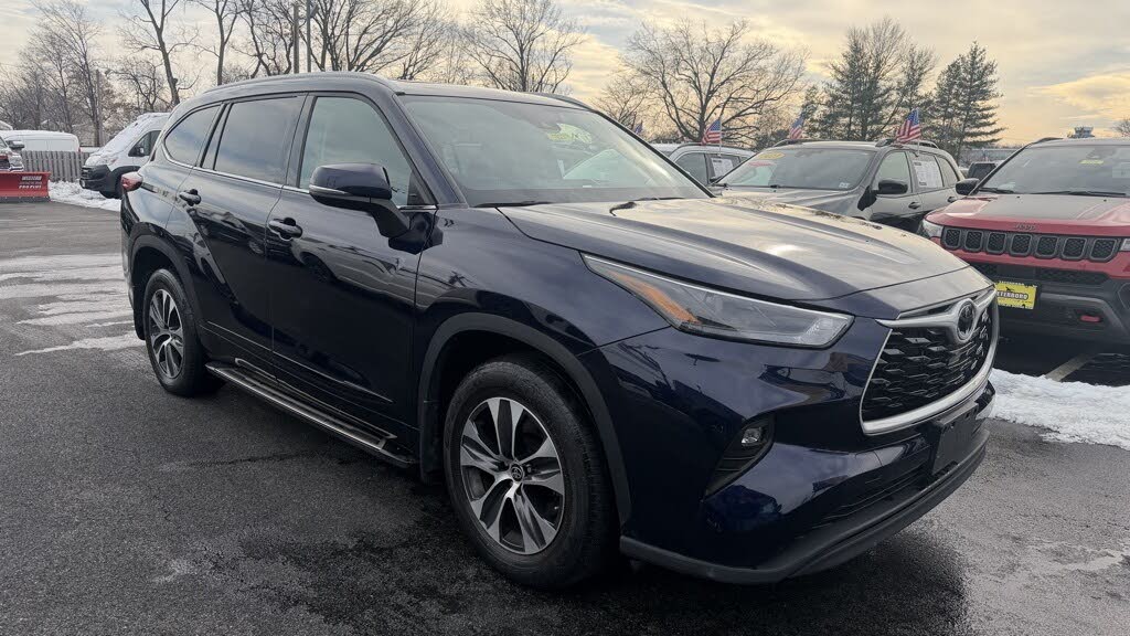 2022 Toyota Highlander XLE AWD