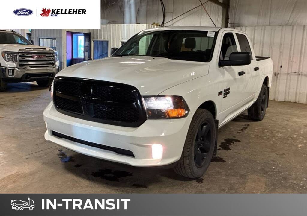RAM 1500 Classic Express Crew Cab 4WD 2023