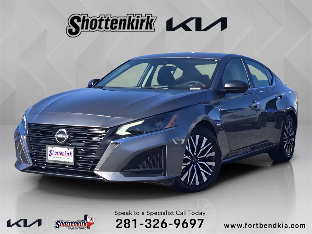 2024 Nissan Altima 2.5 SV FWD