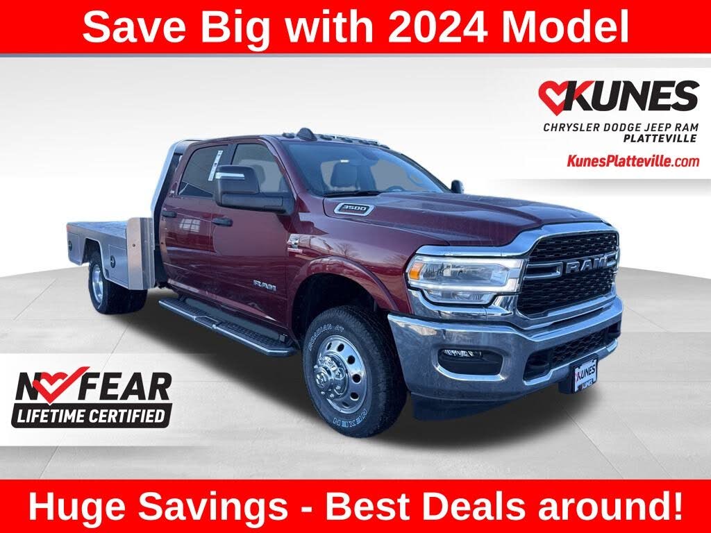 2024 RAM 3500 Chassis SLT Crew Cab LB DRW 4WD