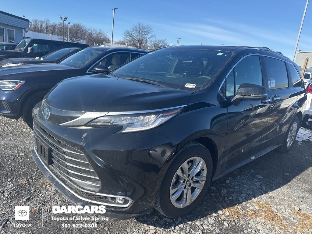 2025 Toyota Sienna Limited 7-Passenger FWD