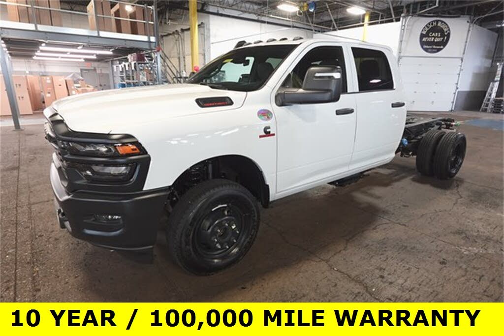 2026 RAM 3500 Chassis Tradesman Crew Cab LB DRW 4WD