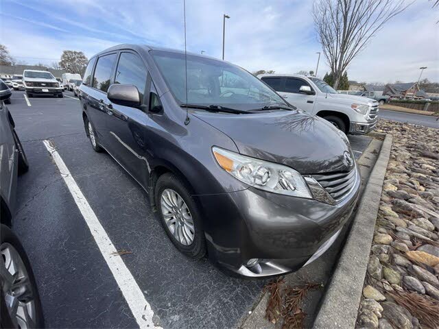 2013 Toyota Sienna XLE 7-Passenger