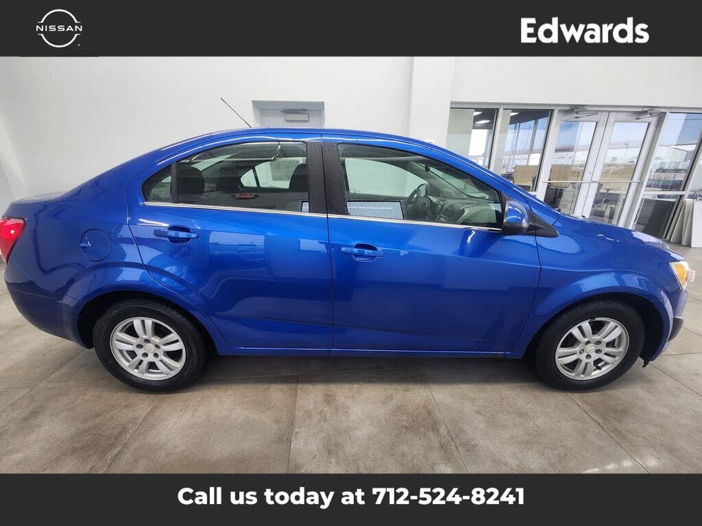 2016 Chevrolet Sonic LT Sedan FWD