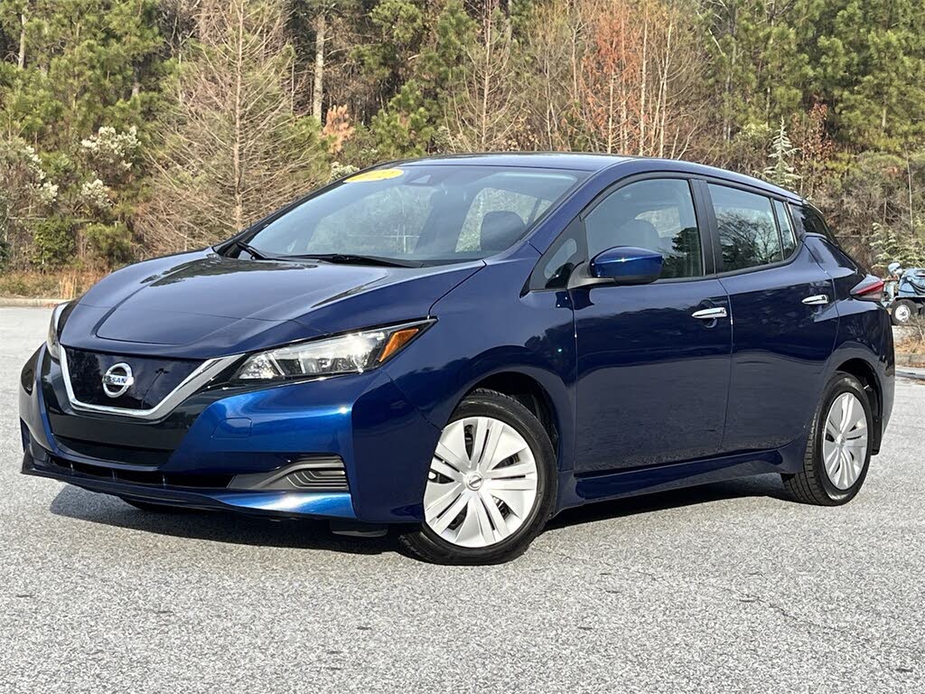 2022 Nissan LEAF S FWD
