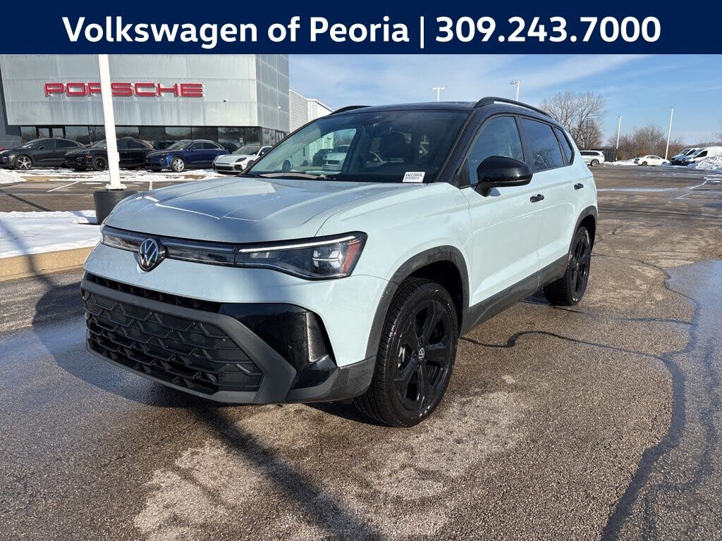 2025 Volkswagen Taos SE Black 4Motion