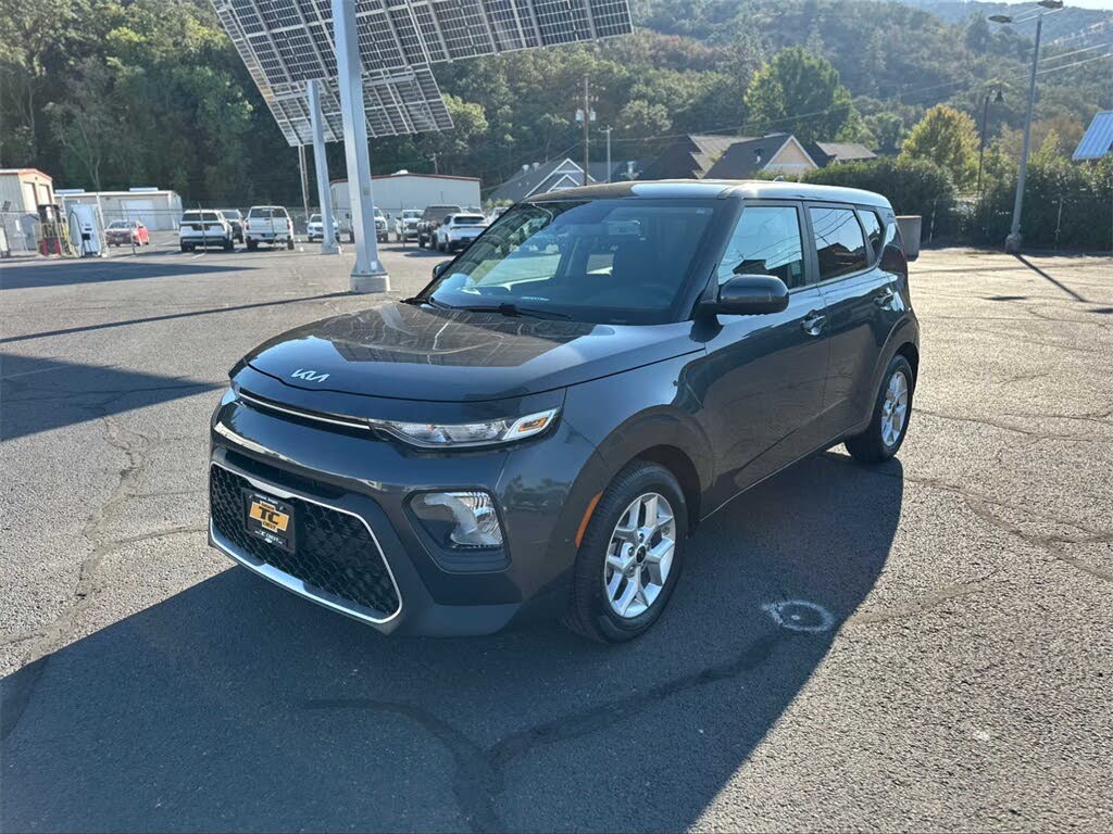 2022 Kia Soul LX FWD