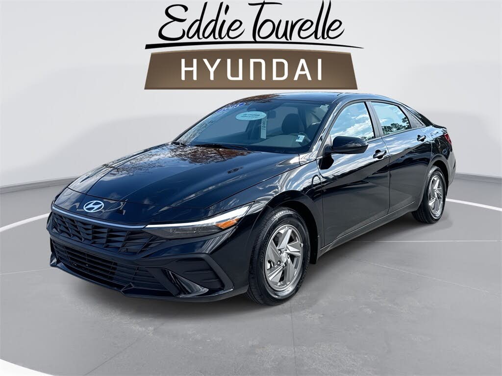 2025 Hyundai Elantra SE FWD