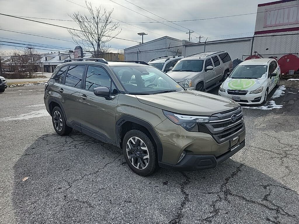 2025 Subaru Forester Premium Crossover AWD