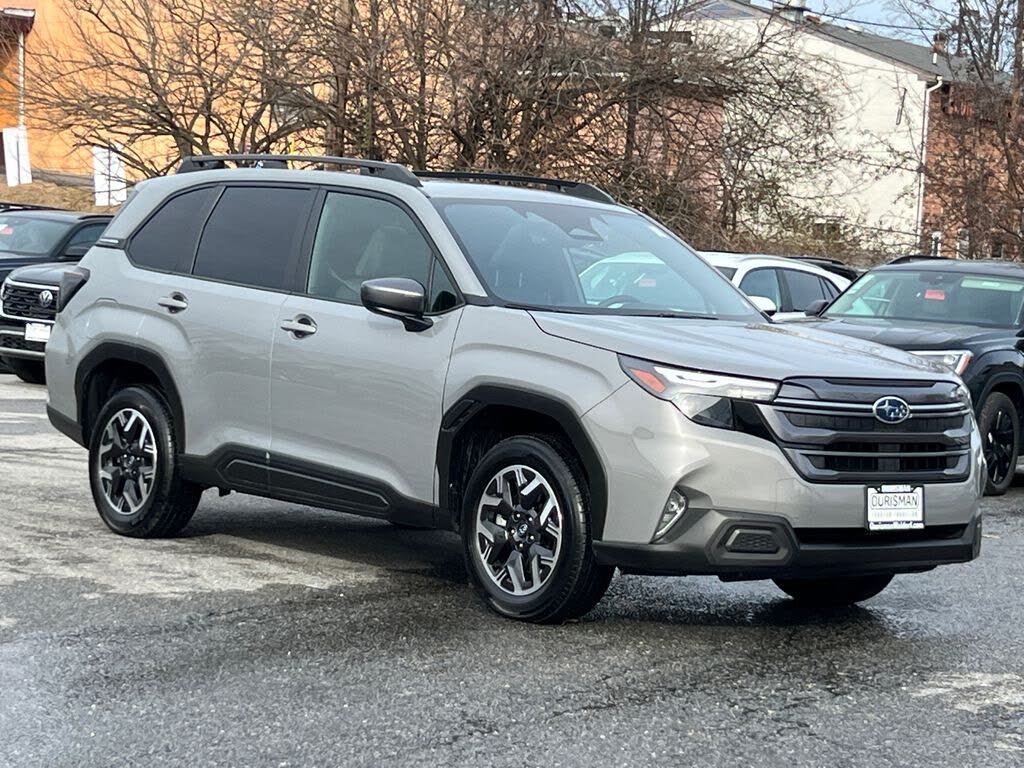 2025 Subaru Forester Premium Crossover AWD