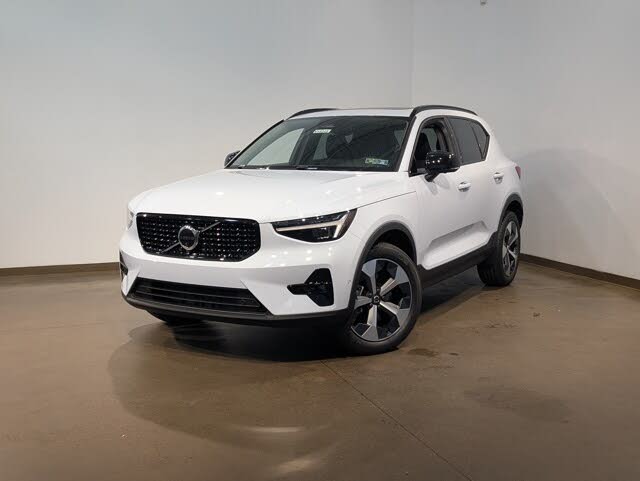 2026 Volvo XC40 B5 Plus AWD