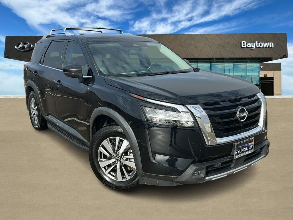 2022 Nissan Pathfinder SL FWD
