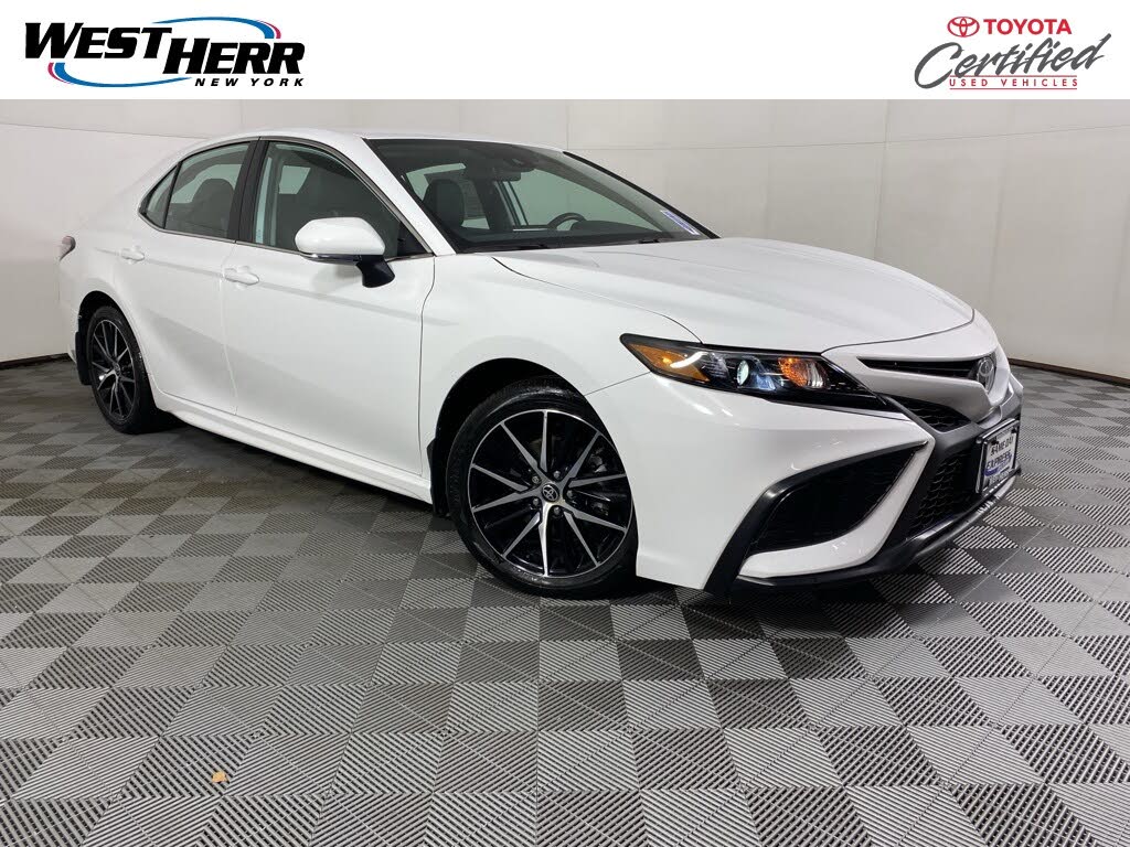 2024 Toyota Camry SE FWD