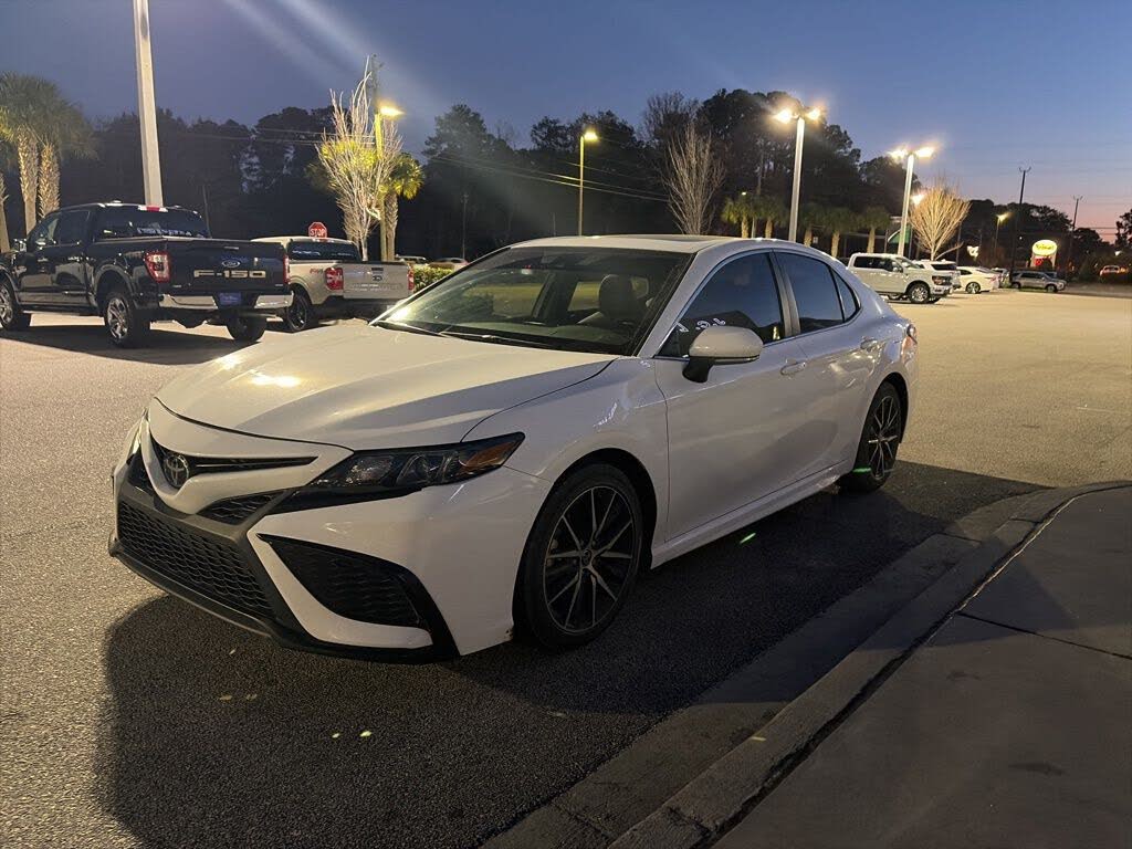 2024 Toyota Camry SE FWD