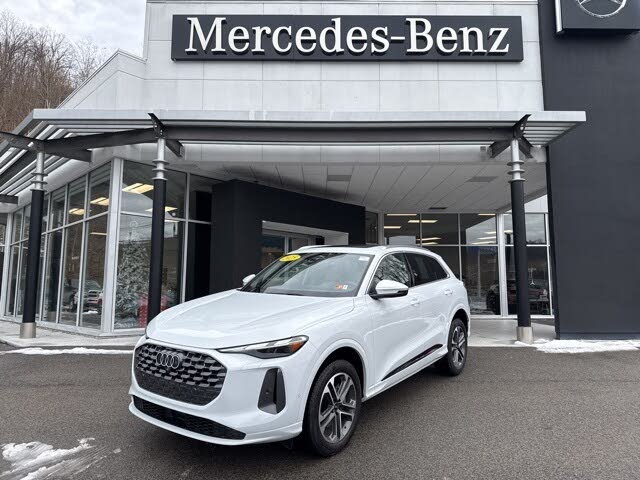 2025 Audi Q5 quattro Premium 40 TFSI