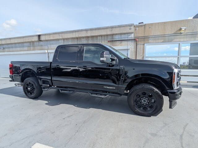 2025 Ford F-250 Super Duty Lariat Crew Cab 4WD