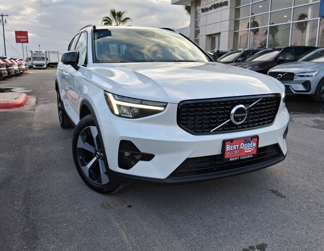 2026 Volvo XC40 B4 Plus FWD
