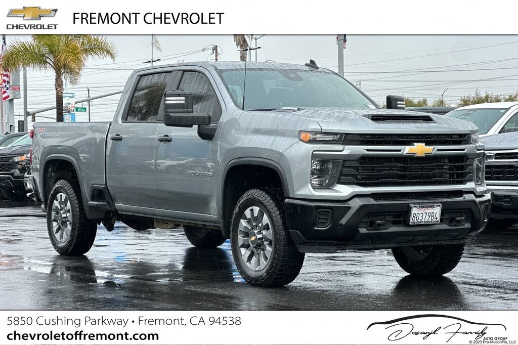 2024 Chevrolet Silverado 2500HD Custom Crew Cab 4WD