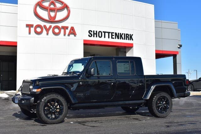 2024 Jeep Gladiator NightHawk Crew Cab 4WD
