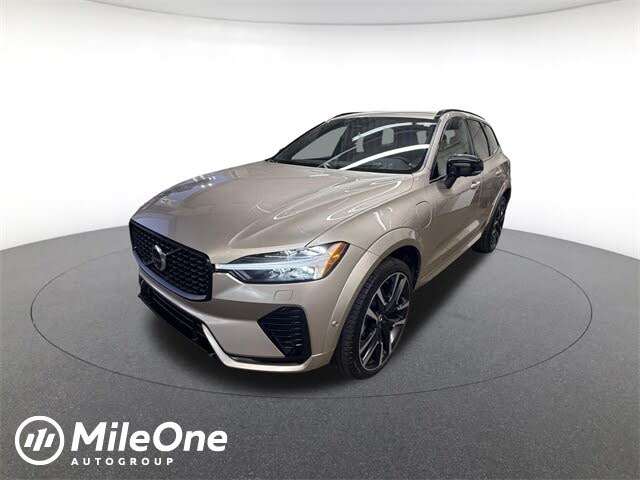 2024 Volvo XC60 Recharge T8 Ultimate Dark Theme eAWD
