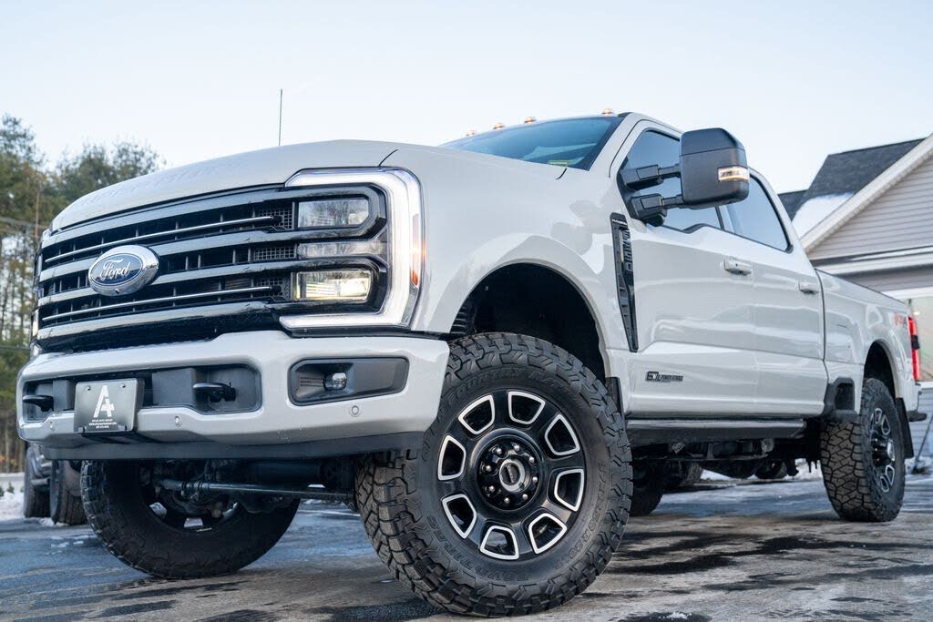 2025 Ford F-350 Super Duty Platinum Crew Cab 4WD