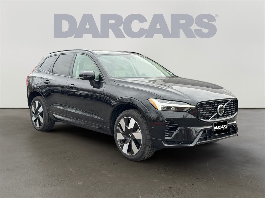 2025 Volvo XC60 Recharge T8 Plus Dark Theme eAWD