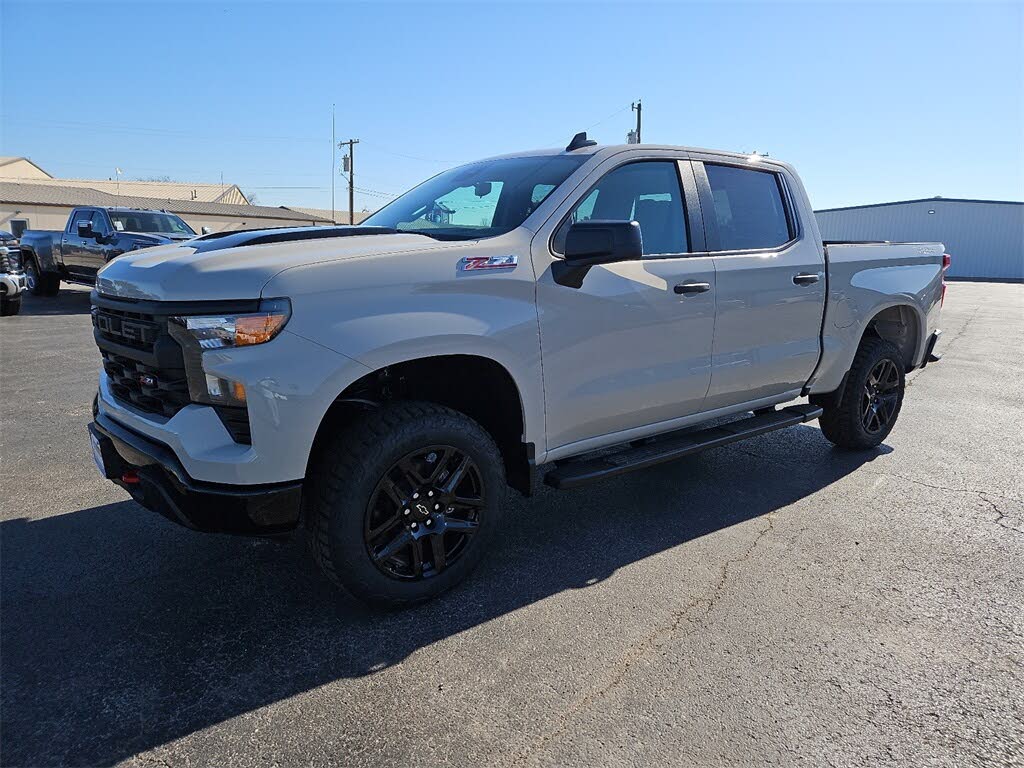 2026 Chevrolet Silverado 1500 Custom Trail Boss Crew Cab 4WD