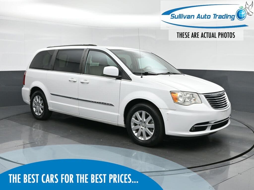 2014 Chrysler Town & Country Touring FWD