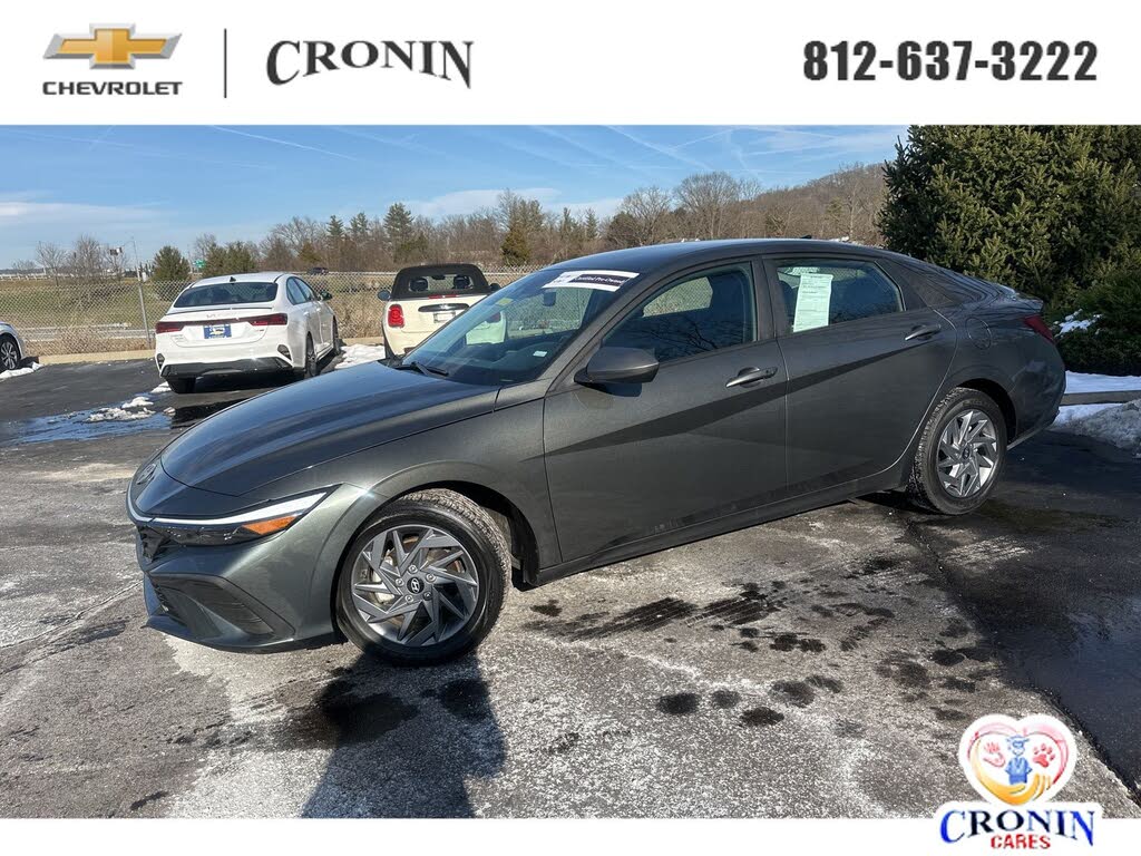 2024 Hyundai Elantra SEL FWD