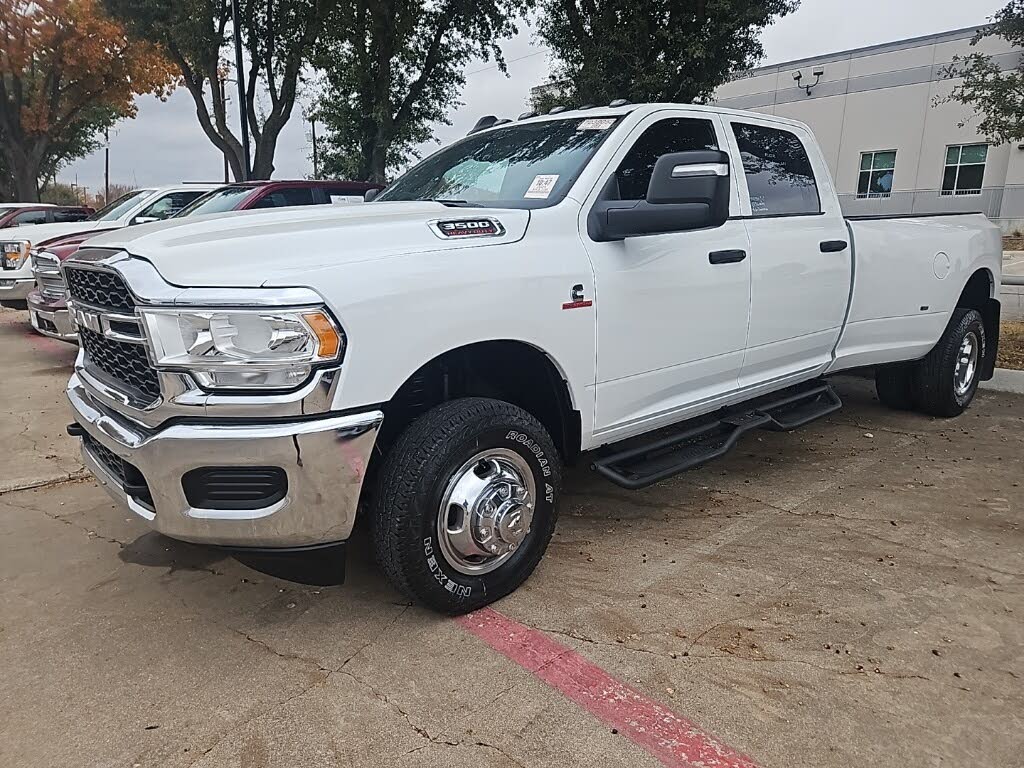2024 RAM 3500 Tradesman Crew Cab LB DRW 4WD