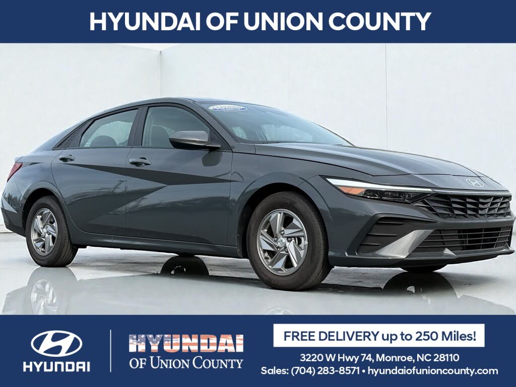 2025 Hyundai Elantra SE FWD