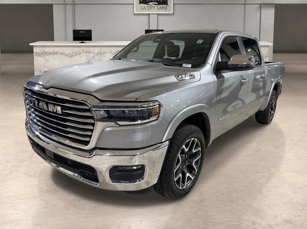 2025 RAM 1500 Laramie Crew Cab 4WD