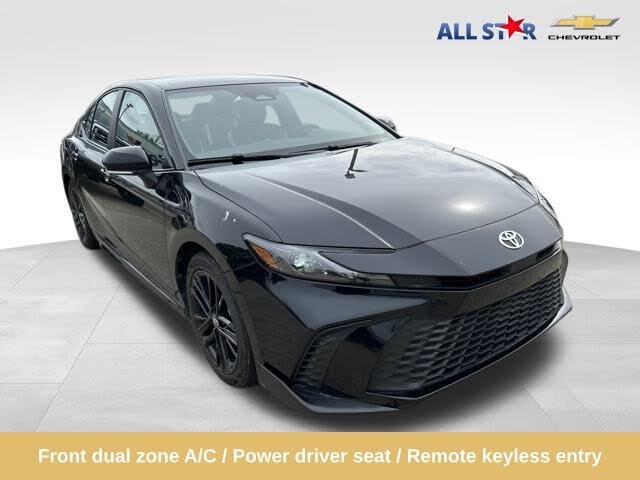 2025 Toyota Camry SE FWD