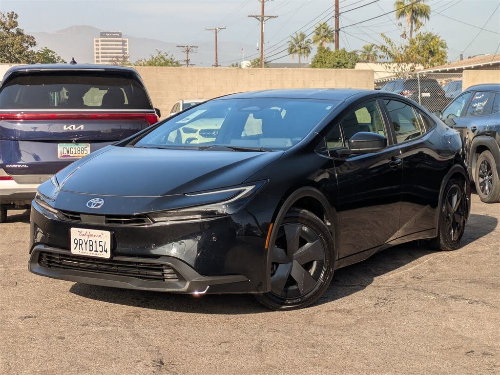 2025 Toyota Prius LE FWD