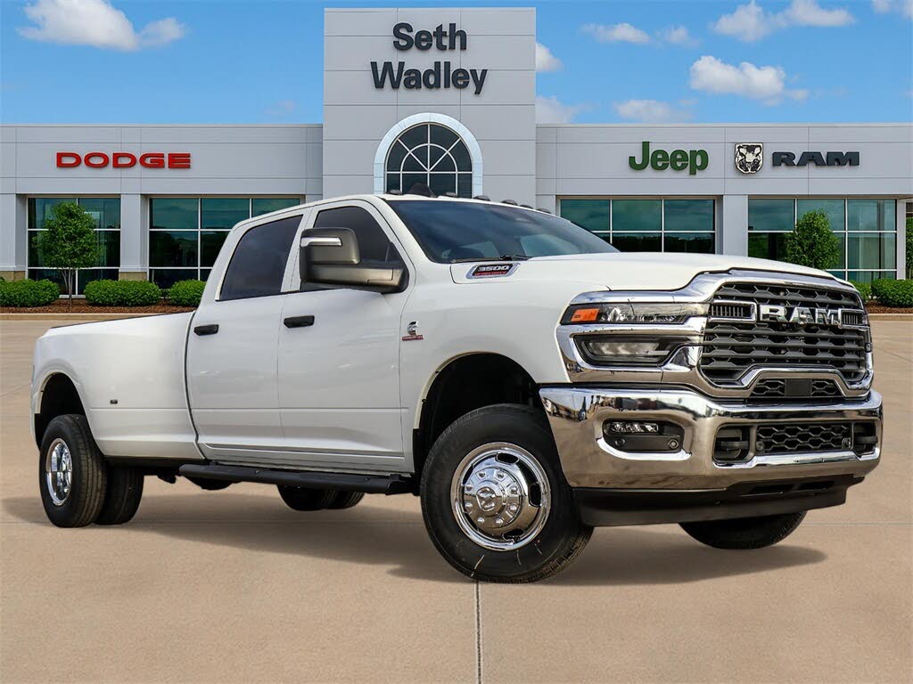 2026 RAM 3500 Tradesman Crew Cab LB DRW 4WD