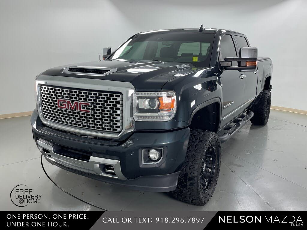 2017 GMC Sierra 2500HD Denali Crew Cab SB 4WD