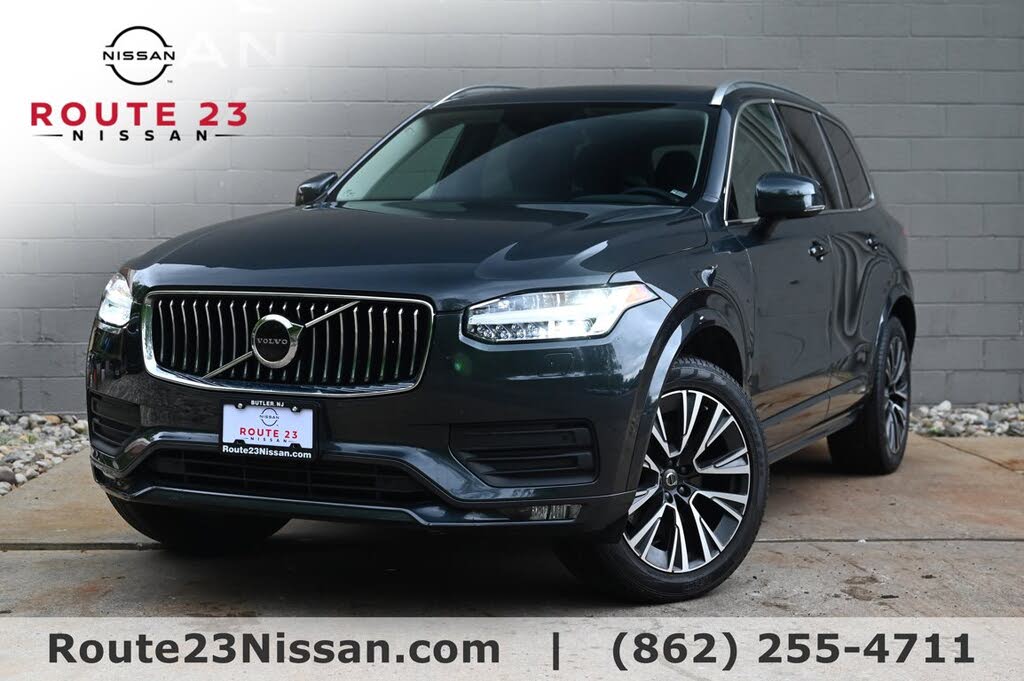 2022 Volvo XC90 T6 Momentum 7-Passenger AWD