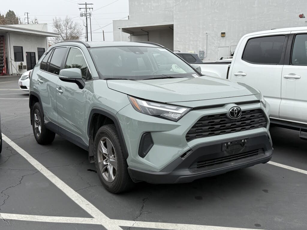 2023 Toyota RAV4 XLE FWD