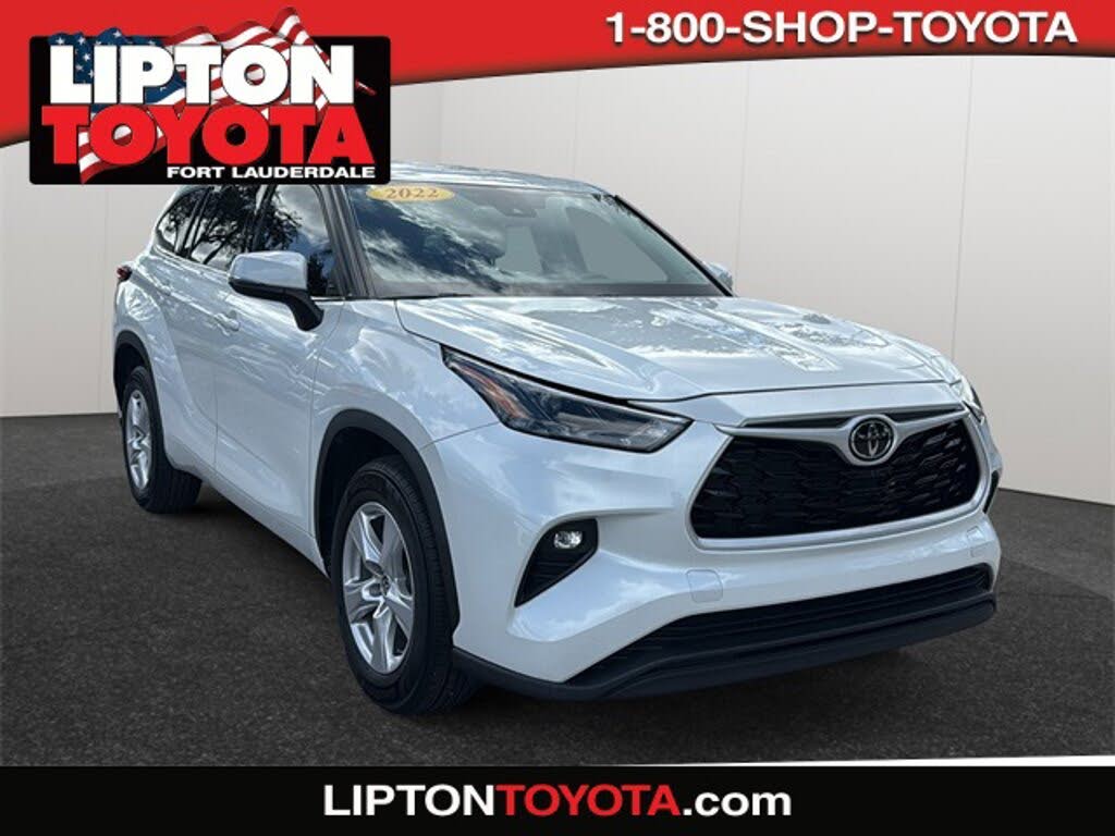 2022 Toyota Highlander LE FWD
