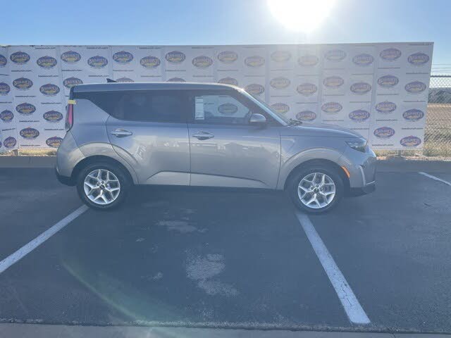 2023 Kia Soul LX FWD