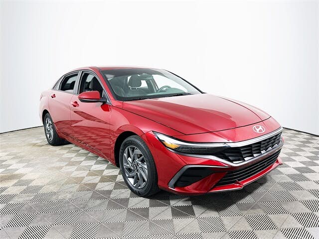 2024 Hyundai Elantra SEL FWD