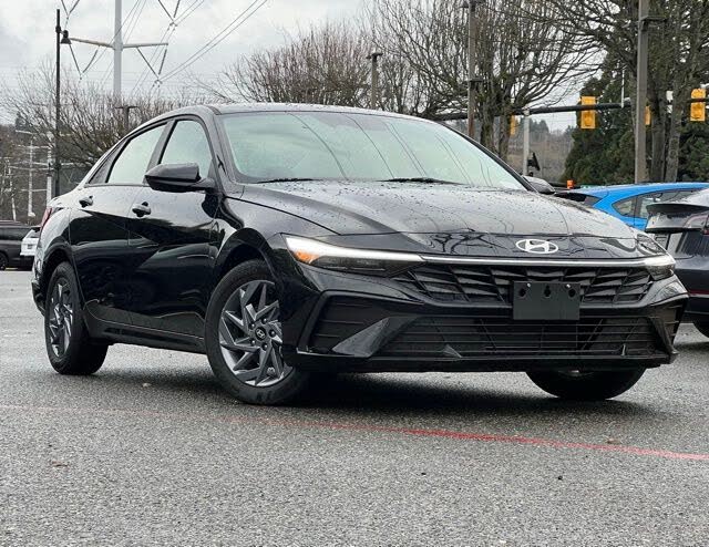 2024 Hyundai Elantra SEL FWD
